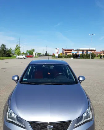 samochody osobowe Seat Ibiza cena 37000 przebieg: 45473, rok produkcji 2017 z Knurów